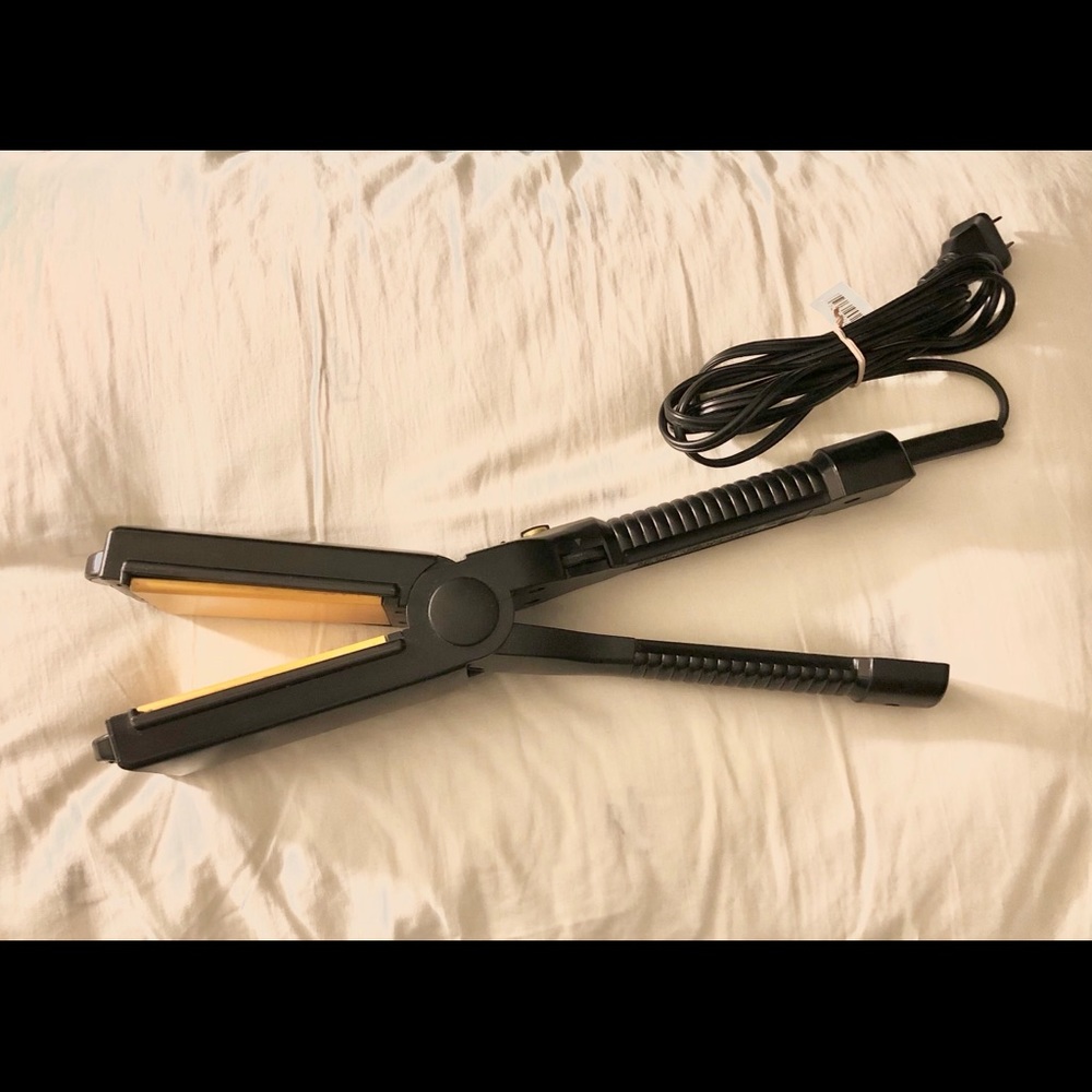 💢 SOLD💢CONAIR CERAMIC HAIR STRAIGHTENER💢 SOLD💢